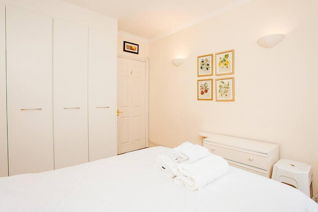 Bright 2 Bedroom Flat In Central Лондон Екстериор снимка