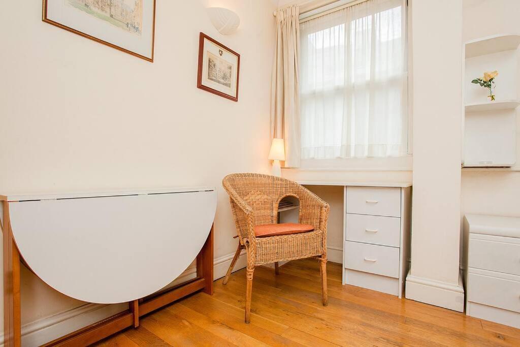 Bright 2 Bedroom Flat In Central Лондон Екстериор снимка