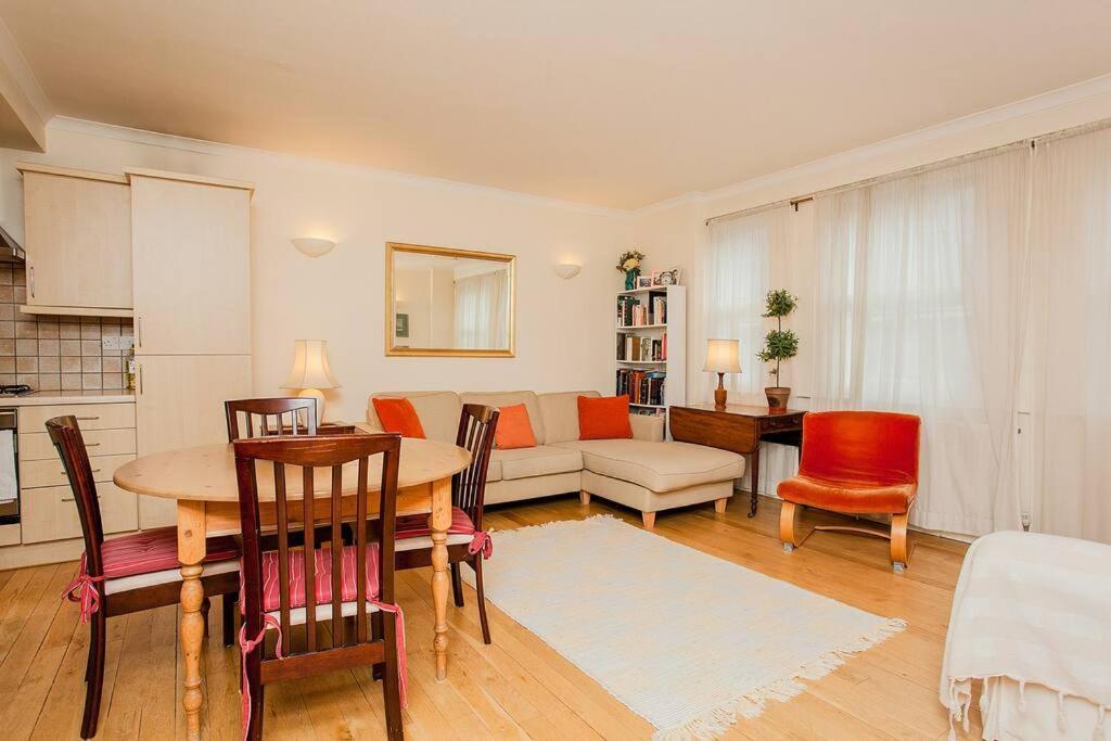 Bright 2 Bedroom Flat In Central Лондон Екстериор снимка